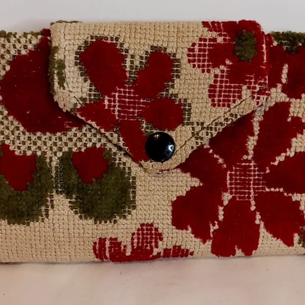 VINTAGE Floral Petite Point Tapestry & Leather Tri-fold Wallet / Clutch